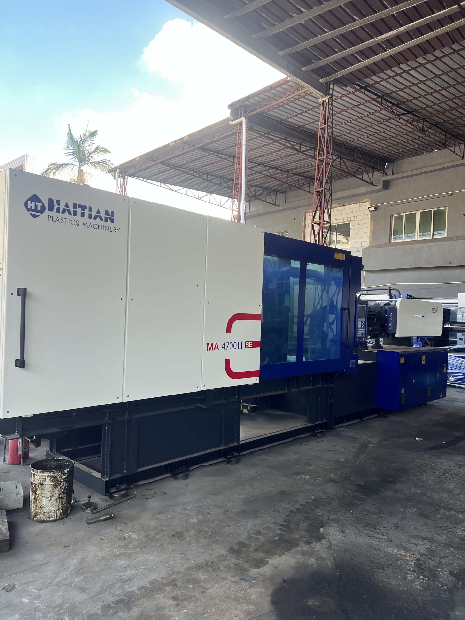 MA4700III injection molding machine