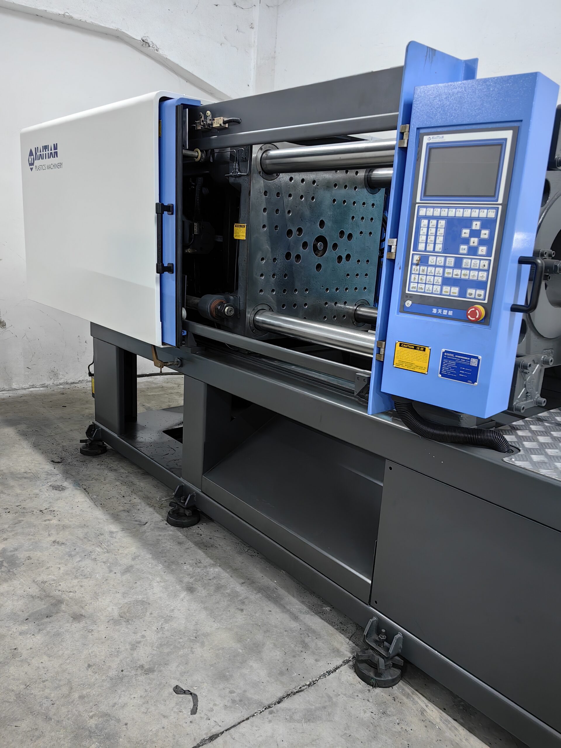 250 ton injection molding machine