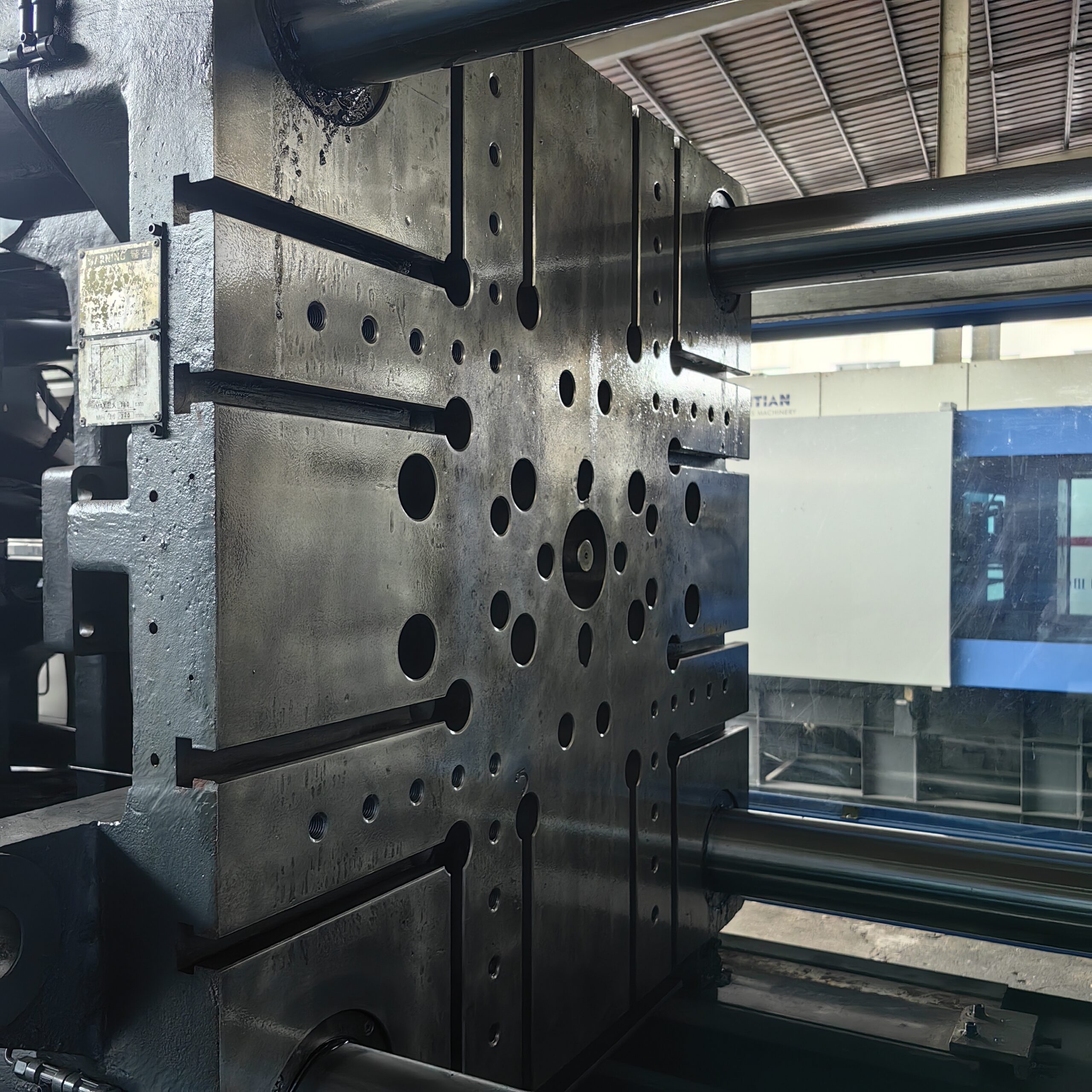 second-hand injection molding machine