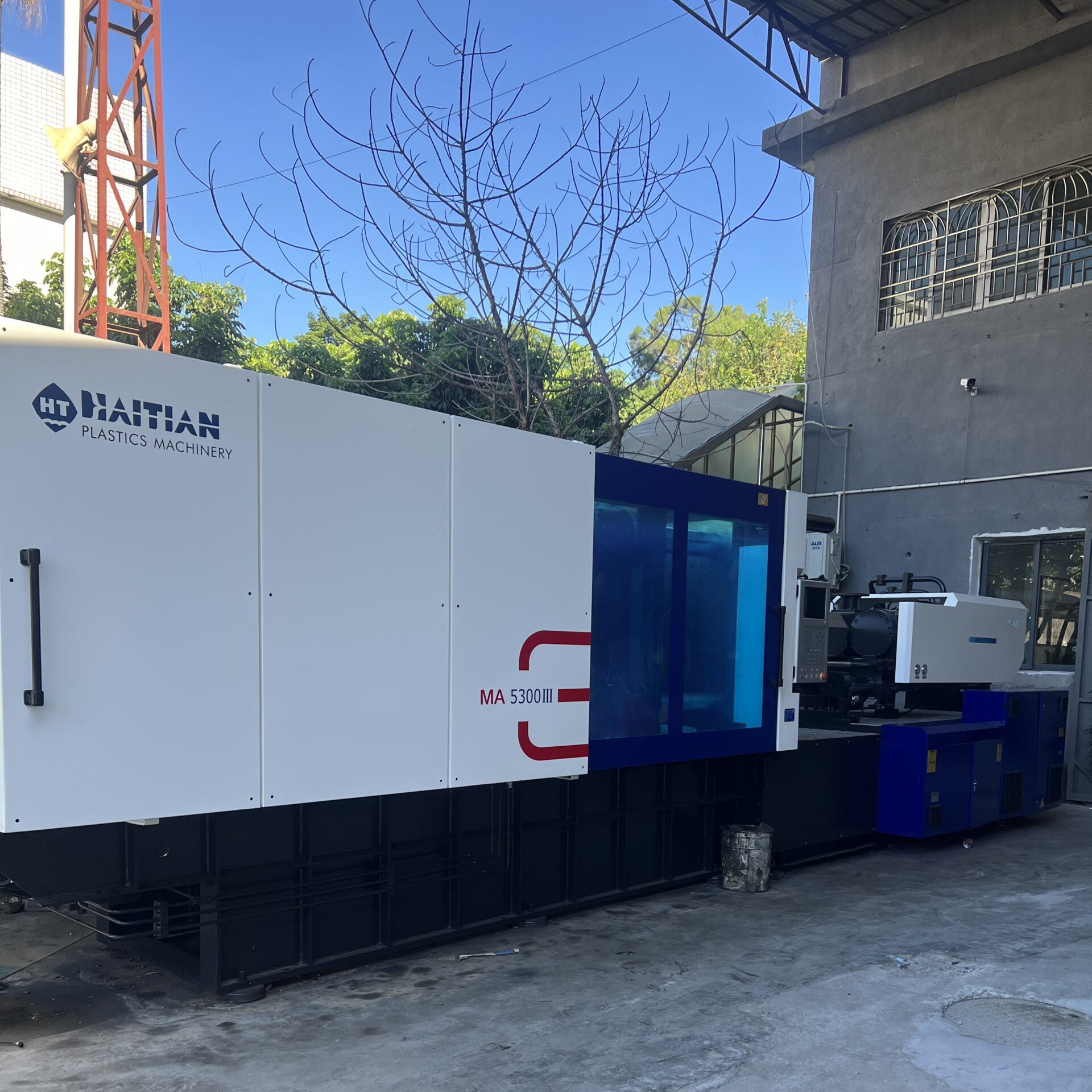 used injection molding machine