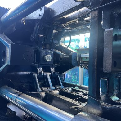 used injection molding machine